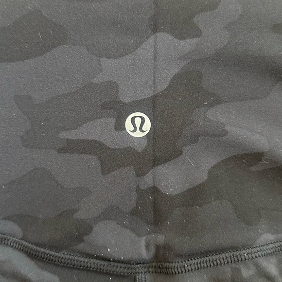 Lululemon camo align 25” leggings - Picture 3 of 4